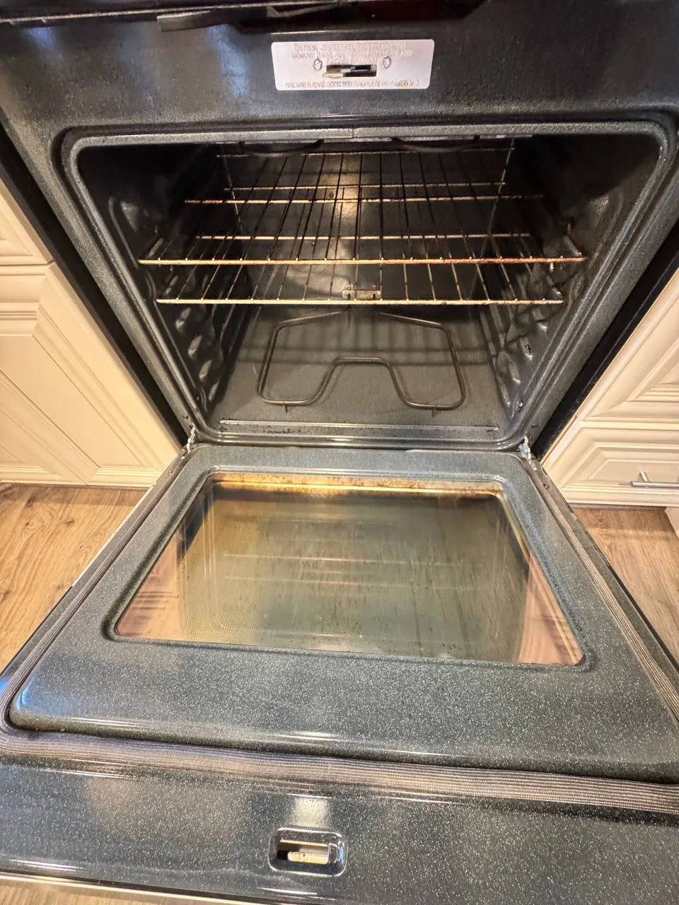 After cleaning, same spot: Oven and door glass